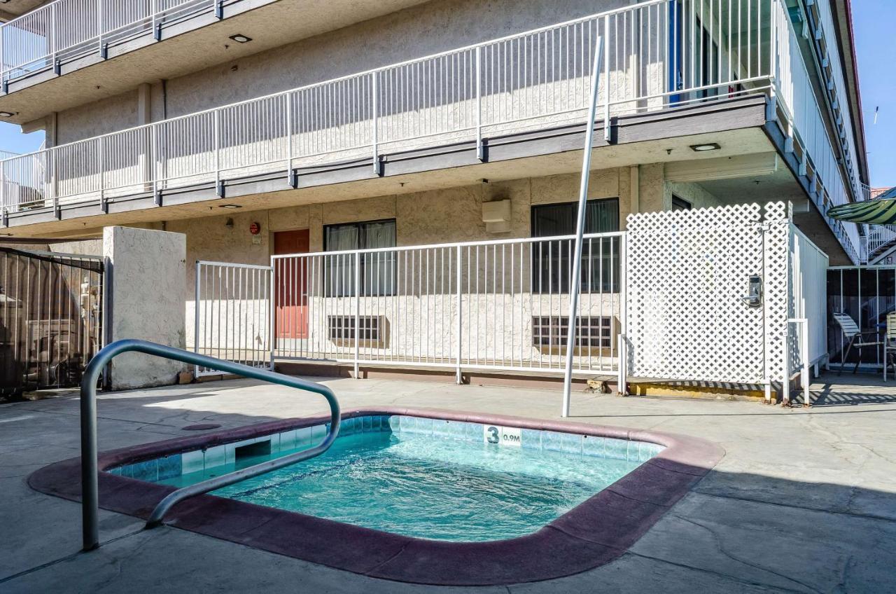 Motel 6-Fresno, Ca - Yosemite Hwy Luaran gambar